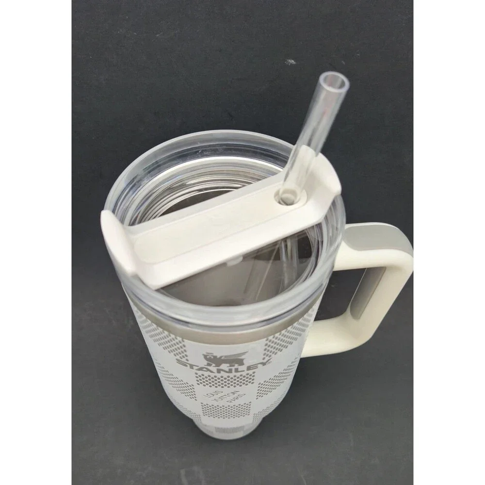 Stanley 40 Oz Quencher White & Gray Textured Insulated Tumbler Luxury NWOT READ - Picture 2 of 9